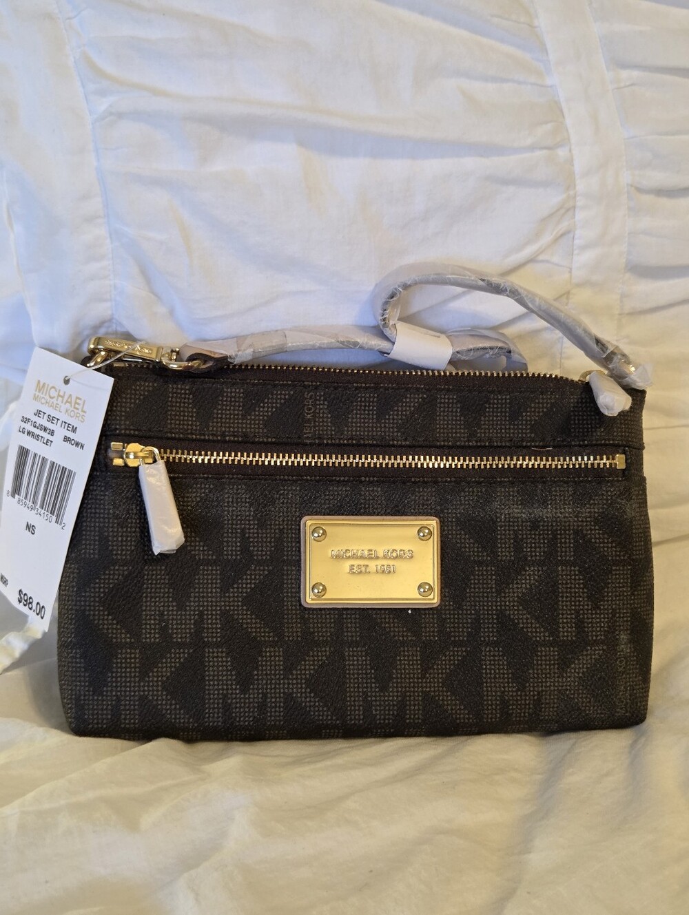 MICHAEL KORS Signature Wristlet NWT STUNNING